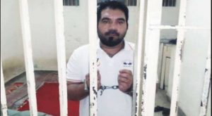 تماشا کنید: یوتیوبر پاکستانی به دلیل "شوخی" برای ارعاب زنان به دلیل عدم استفاده از روسری زندانی شد.